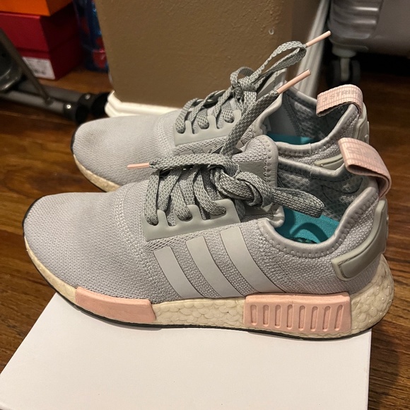 adidas gazelle silver green womens ADIDAS NMD R1 Vapour Pink/Light Onix (BY3059)  Prime
